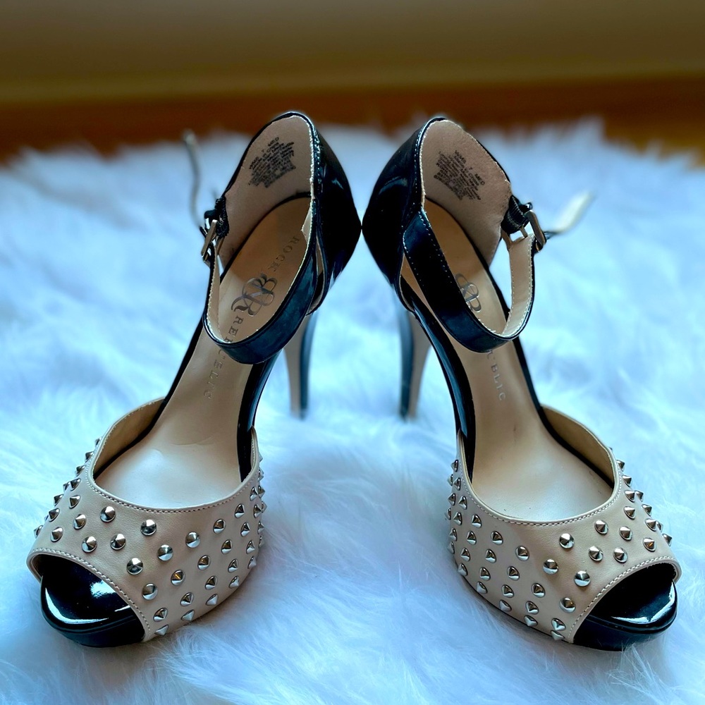 Rock N Republic Black and Nude studded heals